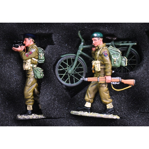 255 - King & Country - x4 original hand painted 1/30 scale figurines ' Churchills Commandos '. Highly deta... 