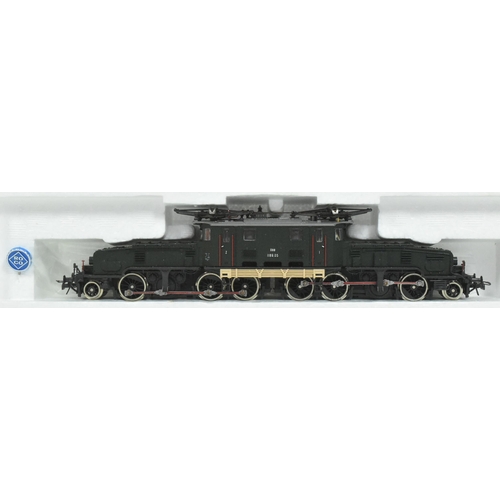 261 - Model Railway - a vintage Roco (Austria) HO / OO gauge model railway trainset locomotive No. 4149A C... 