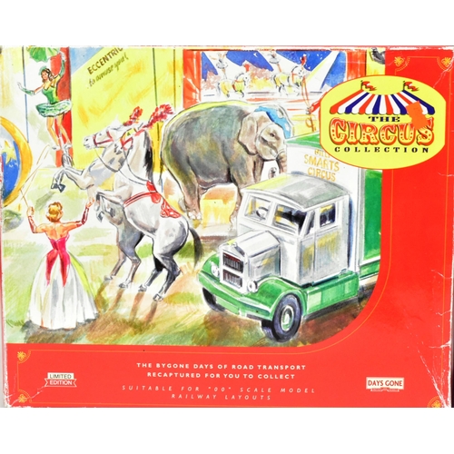 264 - Diecast - a collection of Lledo Circus / Showmans boxed diecast models comprising Billy Smarts AEC M... 