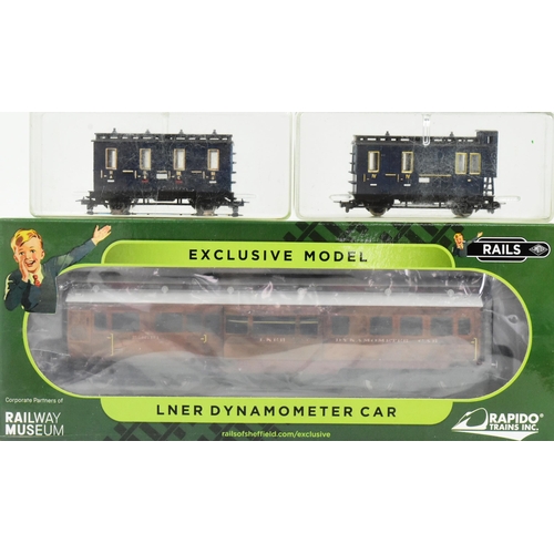 277 - Model Railway - a collection of assorted vintage locomotives and rolling stock, from various brands ... 