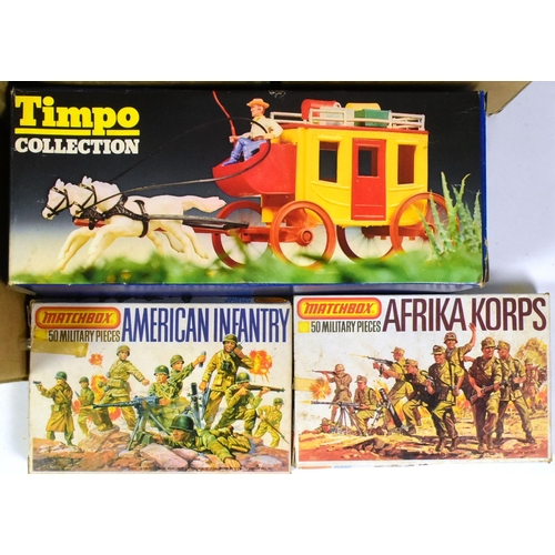 283 - Toy Soldiers - a large collection of plastic toy soldiers and accessories. Largely Timpo examples of... 