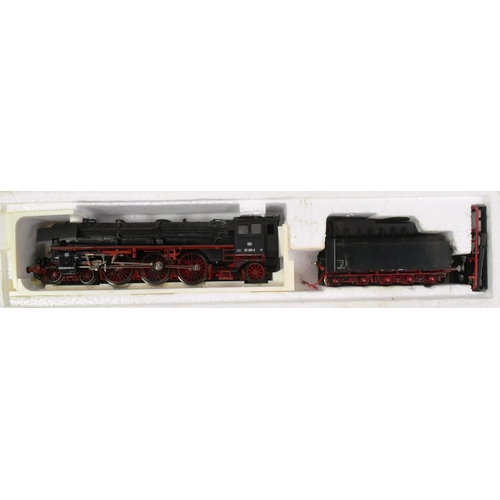 290 - Model Railway - x2 HO / OO gauge model railway trainset locomotive engines comprising Jouef (France)... 