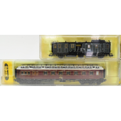 302 - Model Railway - collection of Trix (West German) HO / OO gauge model railway trainset locomotive eng... 