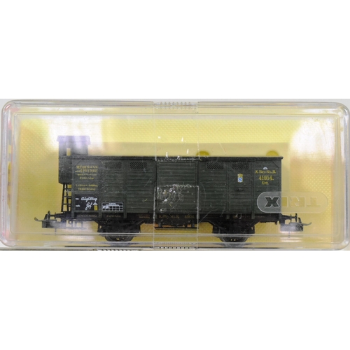 302 - Model Railway - collection of Trix (West German) HO / OO gauge model railway trainset locomotive eng... 