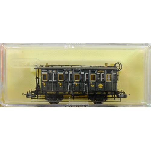 302 - Model Railway - collection of Trix (West German) HO / OO gauge model railway trainset locomotive eng... 