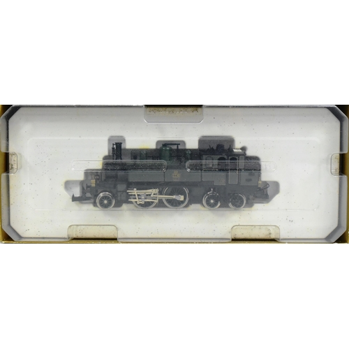 302 - Model Railway - collection of Trix (West German) HO / OO gauge model railway trainset locomotive eng... 