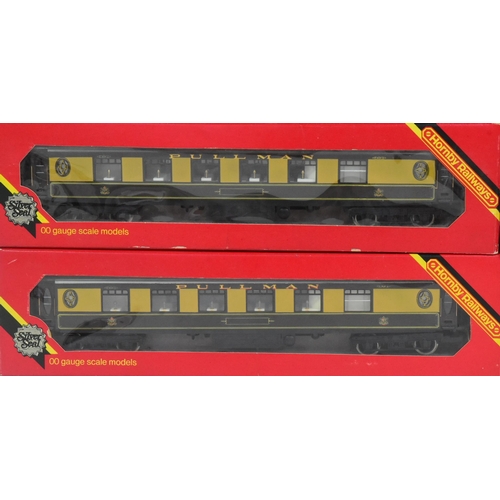 31 - Model Railway - a collection of x9 Hornby OO gauge model railway trainset locomotive rolling stock c... 