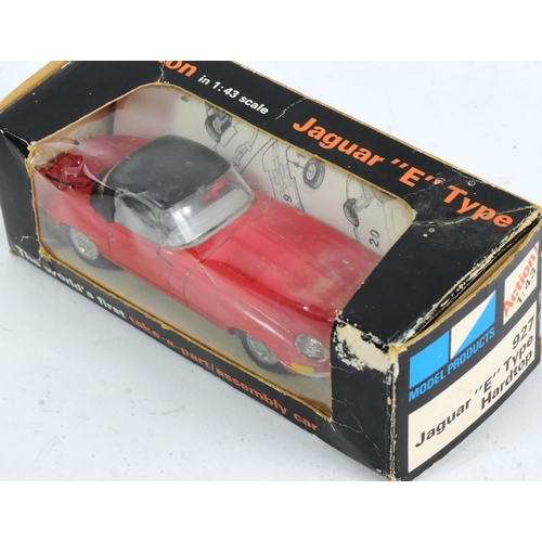 321 - Diecast - a vintage Kirk / Tekno (Denmark) made 1/43 scale diecast model Jaguar E-Type with take apa... 