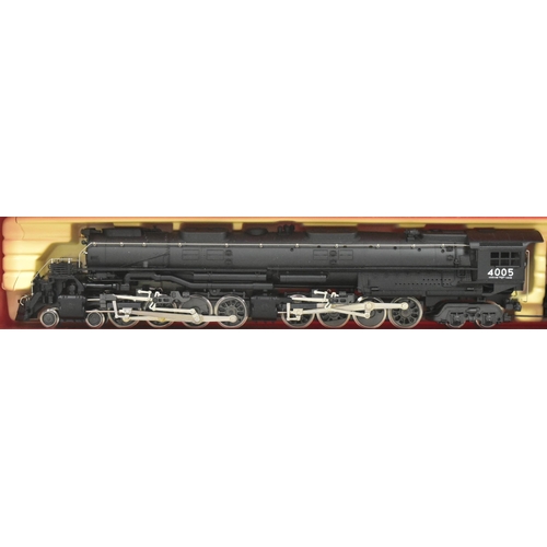 328 - Model Railway - an original Rivarossi HO / OO gauge model railway trainset locomotive engine No. 125... 