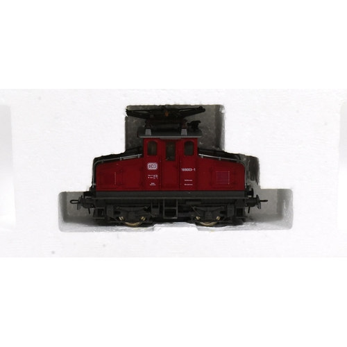 331 - Model Railway - x2 Roco HO / OO gauge model railway trainset locomotive engines comprising; 43281 Cl... 