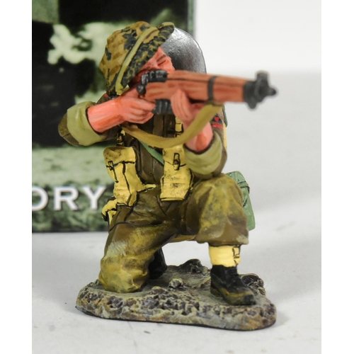 368 - King & Country - an original King & Country 1/30 scale hand painted model set No. DD110 Soldiers Att... 