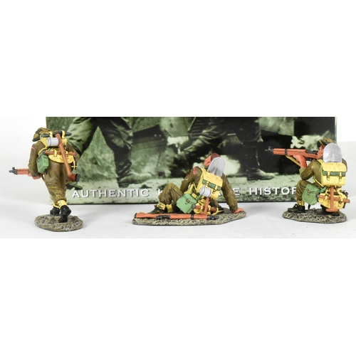 368 - King & Country - an original King & Country 1/30 scale hand painted model set No. DD110 Soldiers Att... 