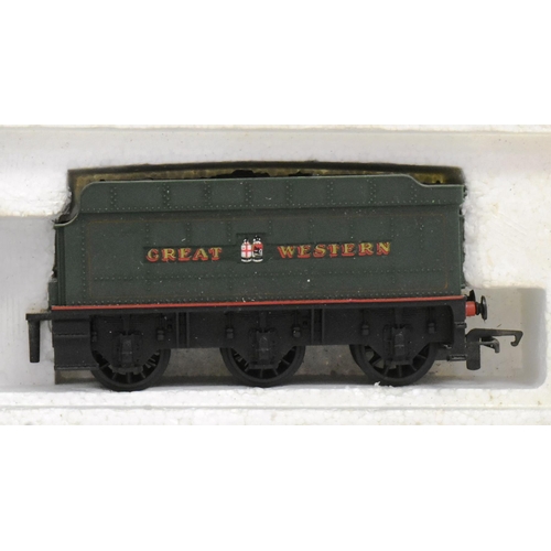 381 - Model Railway - x4 Hornby and Airfix OO gauge model railway trainset locomotive engines comprising; ... 