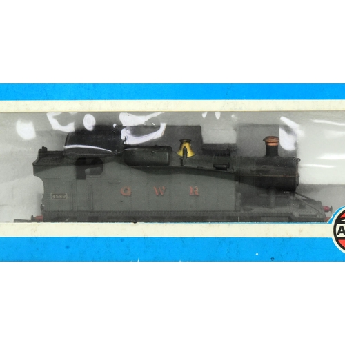 394 - Model Railway - x3 original Airfix / Great Model Railway OO gauge trainset locomotive engines compri... 