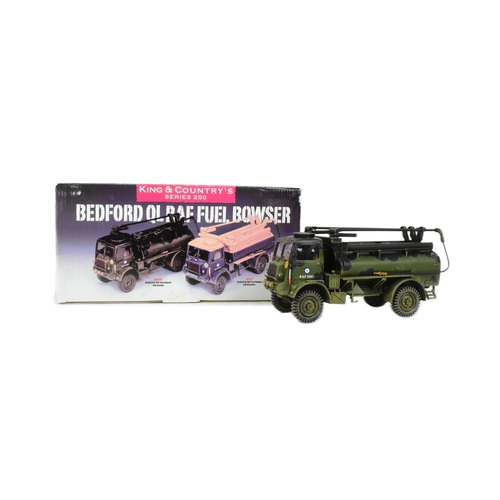 65 - King & Country - an original King & Country 250 Series 1/30 scale hand painted model No. RAF029 Bedf... 