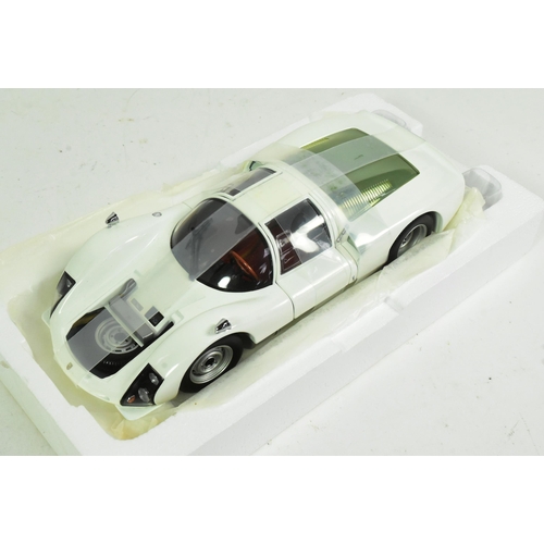 77 - Diecast - an official Porsche licenced 1/18 scale boxed diecast Carrera 6 model. Model appears mint ... 