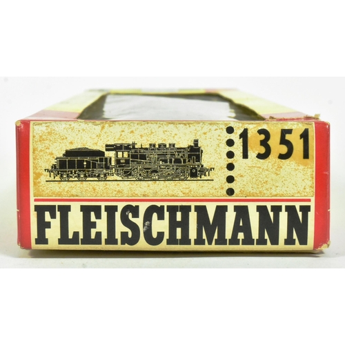 89 - Model Railway - a vintage German Fleischmann made HO / OO gauge model railway trainset locomotive No... 