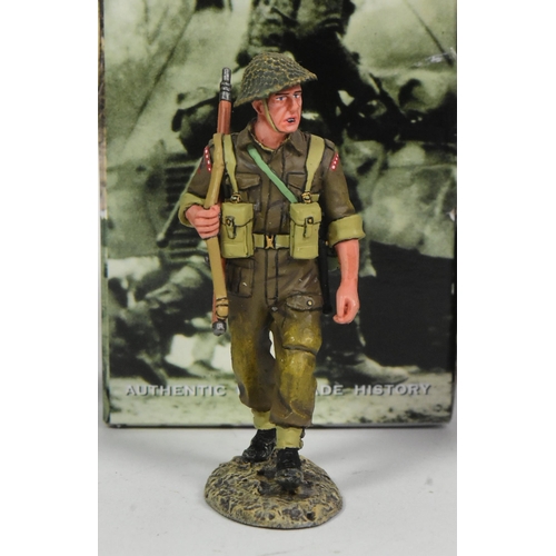 99 - King & Country - x3 original King & Country 1/30 scale hand painted models comprising; DD169 Sling A... 