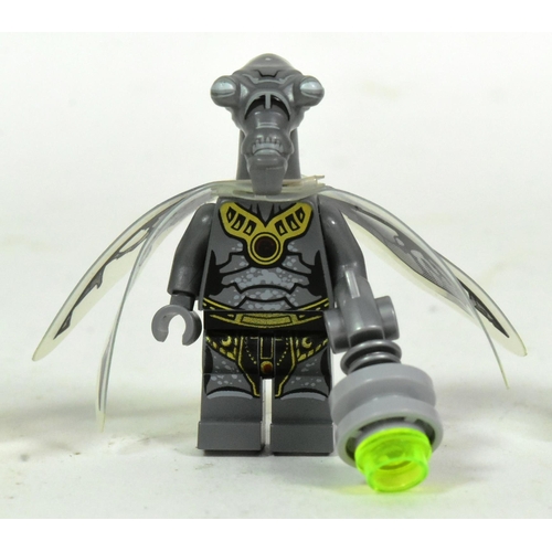 428 - Lego - a collection of x5 original Lego Star Wars minifigures comprising; Geonosian Warrior with Win... 