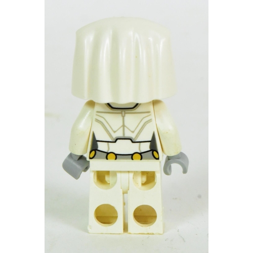 447 - Lego - an original Lego Star Wars minifigure No. SW0501 Jedi Consular from set No. 75025 Jedi Defend... 