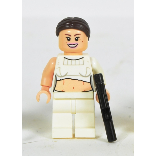 469 - Lego - a collection of x5 Lego Star Wars figures comprising; Padme Amidala - Geonosis Arena, Princes... 