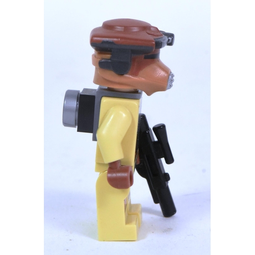 495 - Lego - an original Lego Star Wars minifigure Princess Leia Boushh disguise from set 6516 Jabba's Pal... 