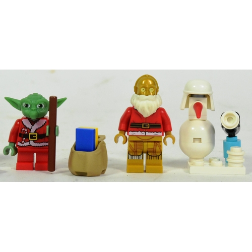 507 - Lego - a collection of x13 Lego Star Wars minifigures comprising; Santa Darth Maul, Santa Yoda, R2-D... 