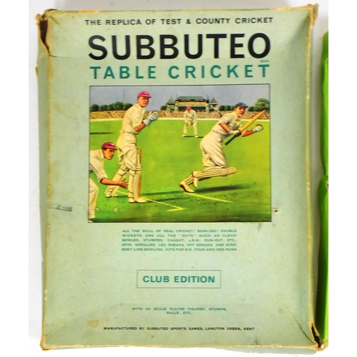 516 - Subbuteo - a vintage Subbuteo tabletop cricket game Club Edition containing pitch, players, wicket b... 