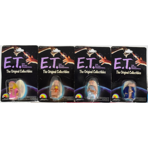 522 - ET The Extra Terrestrial - a collection of original vintage 1980s merchandise, all ex-shop stock, to... 