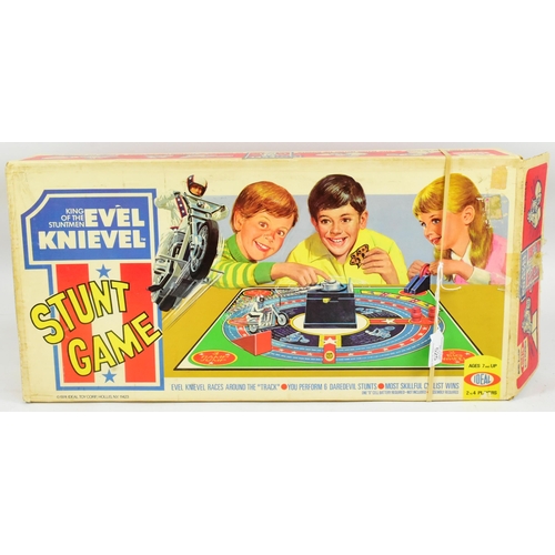 525 - Evel Knievel - a vintage 1970s (1974) Ideal made Evel Knievel Stunt Game. Battery operated board gam... 