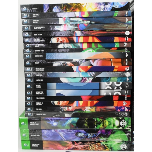 530 - Graphic Novels - a collection of x62 Eaglemoss DC Comics Graphic Novel collection together with extr... 