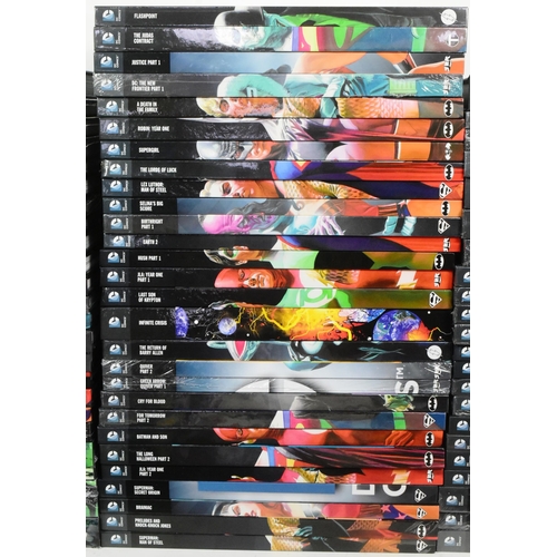 530 - Graphic Novels - a collection of x62 Eaglemoss DC Comics Graphic Novel collection together with extr... 