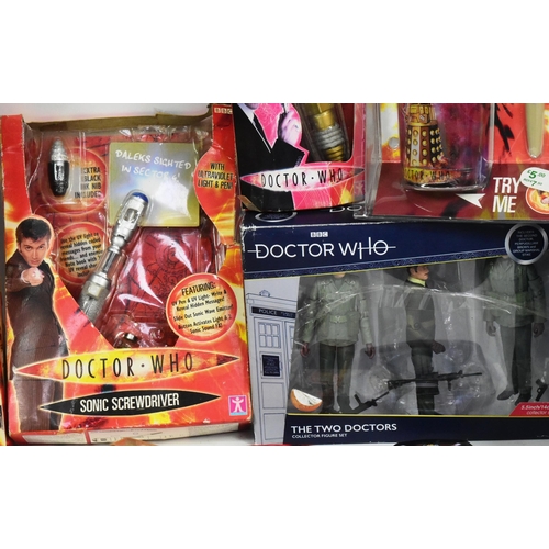 538 - Doctor Who - a collection of assorted Dr Who merchandise and memorabilia, to include: Cyberman Wall ... 