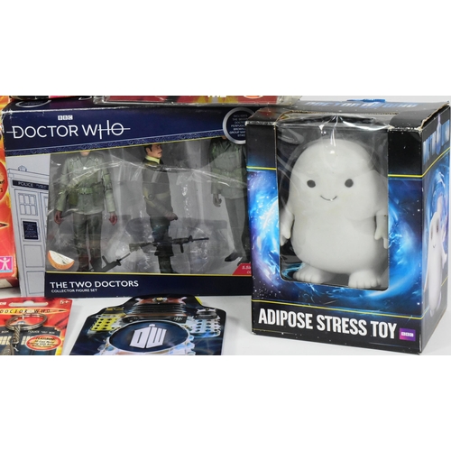 538 - Doctor Who - a collection of assorted Dr Who merchandise and memorabilia, to include: Cyberman Wall ... 