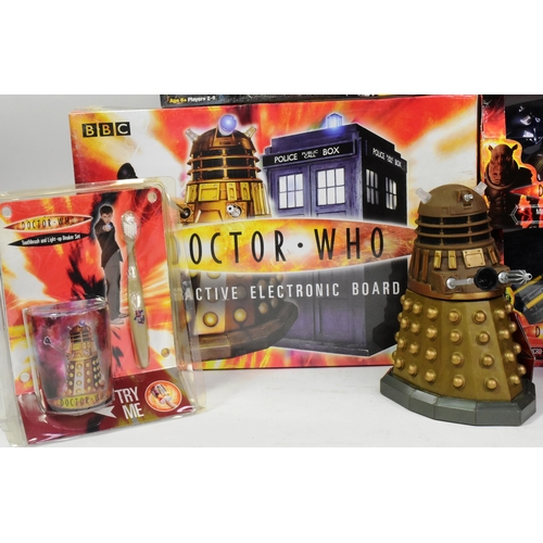 575 - Doctor Who - a collection of assorted Dr Who memorabilia and merchandise to include: Diecast Collect... 