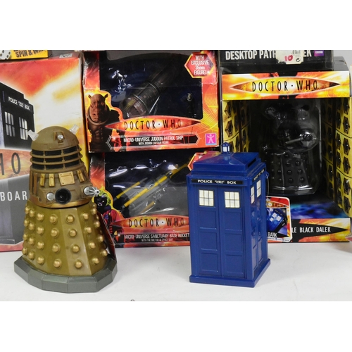 575 - Doctor Who - a collection of assorted Dr Who memorabilia and merchandise to include: Diecast Collect... 