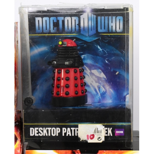 575 - Doctor Who - a collection of assorted Dr Who memorabilia and merchandise to include: Diecast Collect... 