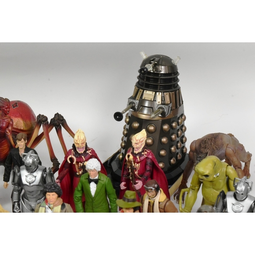 576 - Doctor Who - a collection of assorted Character / Underground Toys made Dr Who action figures. Inclu... 