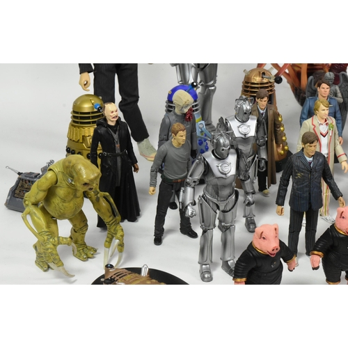 576 - Doctor Who - a collection of assorted Character / Underground Toys made Dr Who action figures. Inclu... 