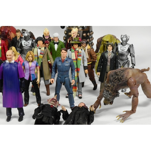 576 - Doctor Who - a collection of assorted Character / Underground Toys made Dr Who action figures. Inclu... 