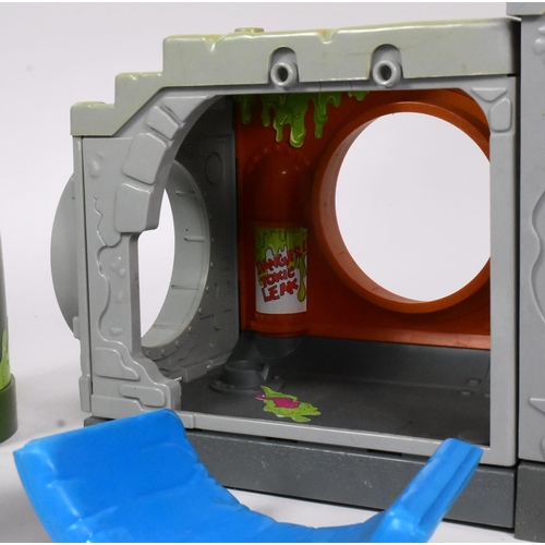 578 - Teenage Mutant Ninja Turtles - Playmates - an original vintage Playmates made TMNT ' Sewer Playset '... 