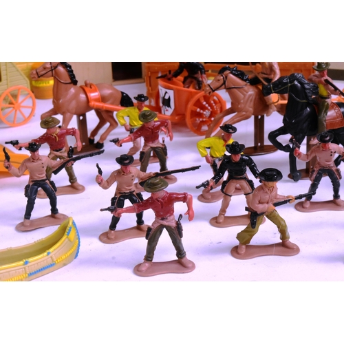 588 - Toy Soldiers - a vintage 1990s Wild Frontier (S.P Toys) Cow Boy & Indian Deluxe playset. The set con... 