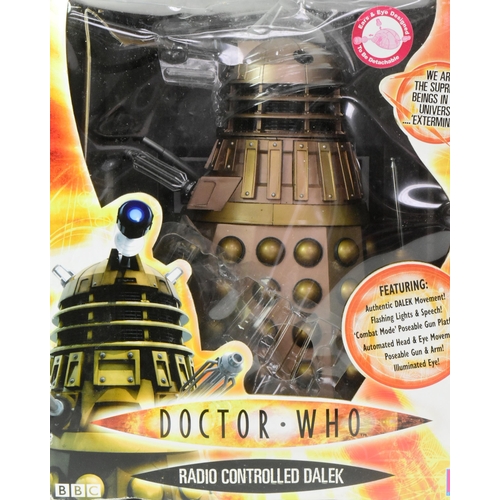 594 - Doctor Who - Character Options - Two large vintage radio controlled characters from Doctor Who, feat... 