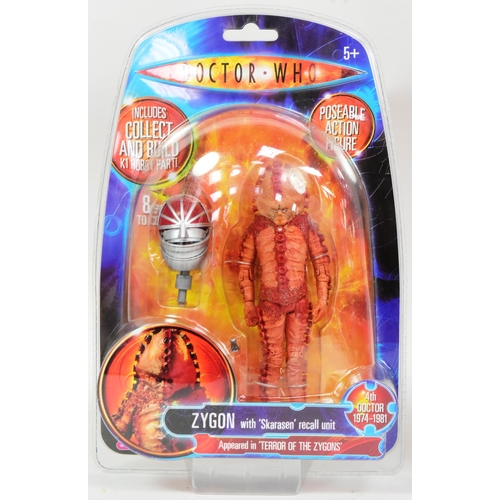 598 - Doctor Who - Character Options - x2 Fourth Doctor era boxed action figures from the Classic Series. ... 