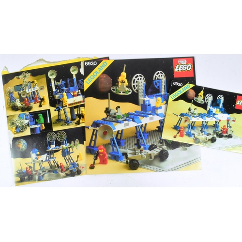 601 - Lego - a vintage 1980s (1983) Lego Space set No. 6930 Space Supply Station with x4 original minifigu... 