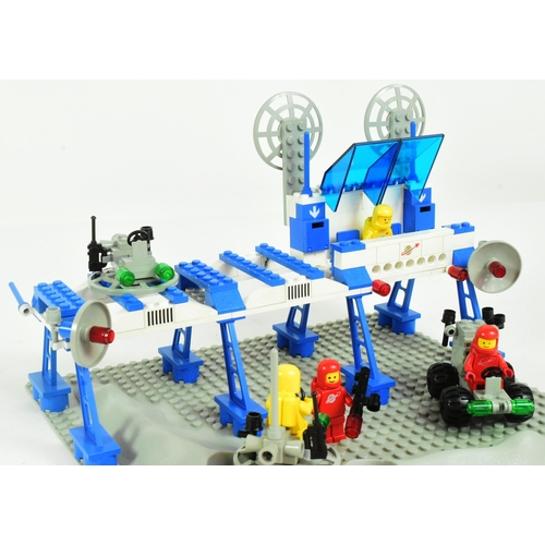 601 - Lego - a vintage 1980s (1983) Lego Space set No. 6930 Space Supply Station with x4 original minifigu... 