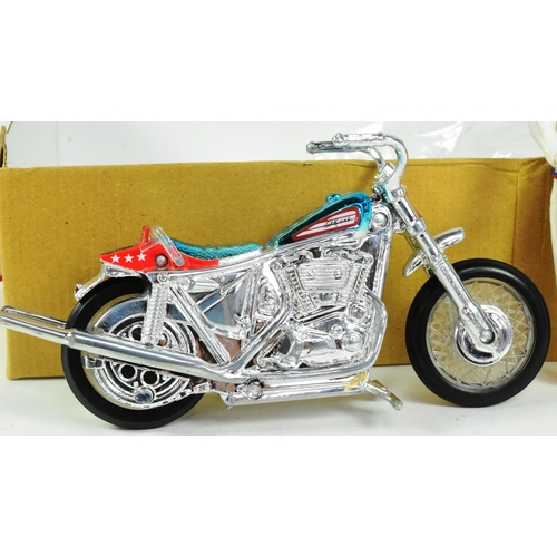 604 - Retro Toys - a mid 2000s Ideal Classics made Evel Knievel Super Stunt Cycle. Set contains the Evel K... 