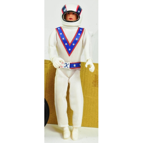 604 - Retro Toys - a mid 2000s Ideal Classics made Evel Knievel Super Stunt Cycle. Set contains the Evel K... 