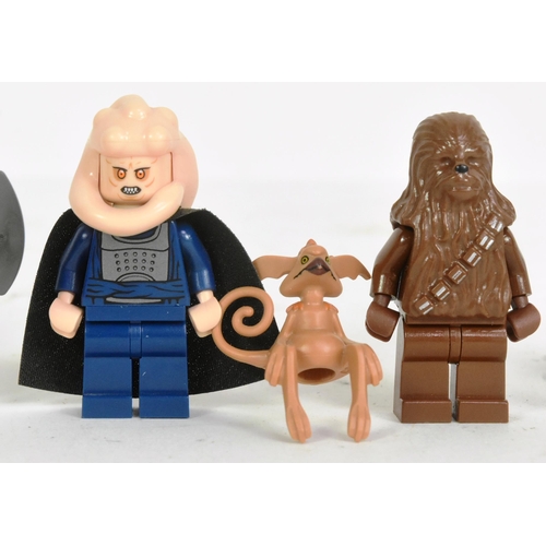 611 - Lego - a collection of x5 Lego Star Wars minifigures comprising; Bib Fortuna, Salacious B Crumb, Ool... 