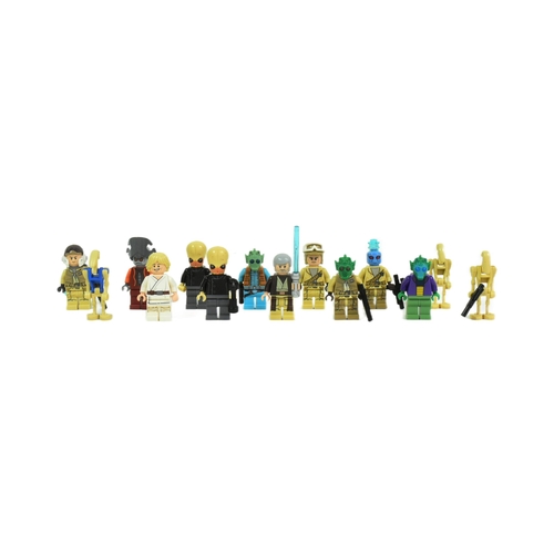 657 - Lego - a collection of x16 original Lego Star Wars minifigures comprising; Rodian Alliance Fighter, ... 